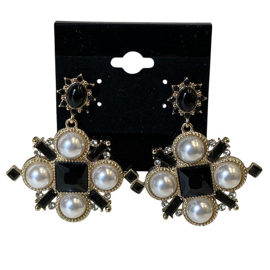 Earrings Statement By Express In Black & White