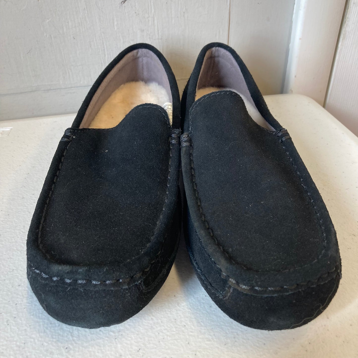 Slippers Designer By Ugg In Black, Size:7