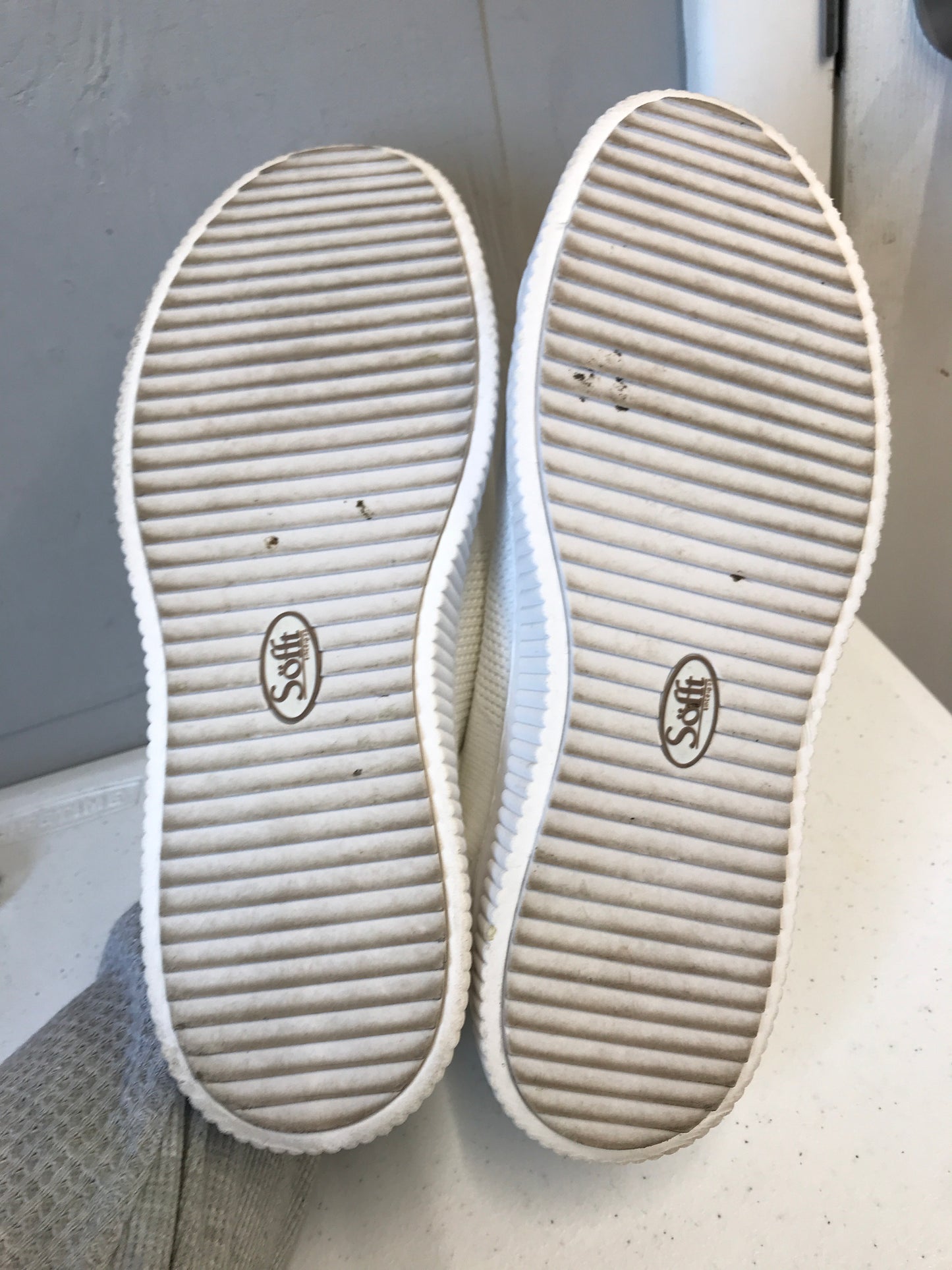 Shoes Sneakers By Sofft In White, Size:11