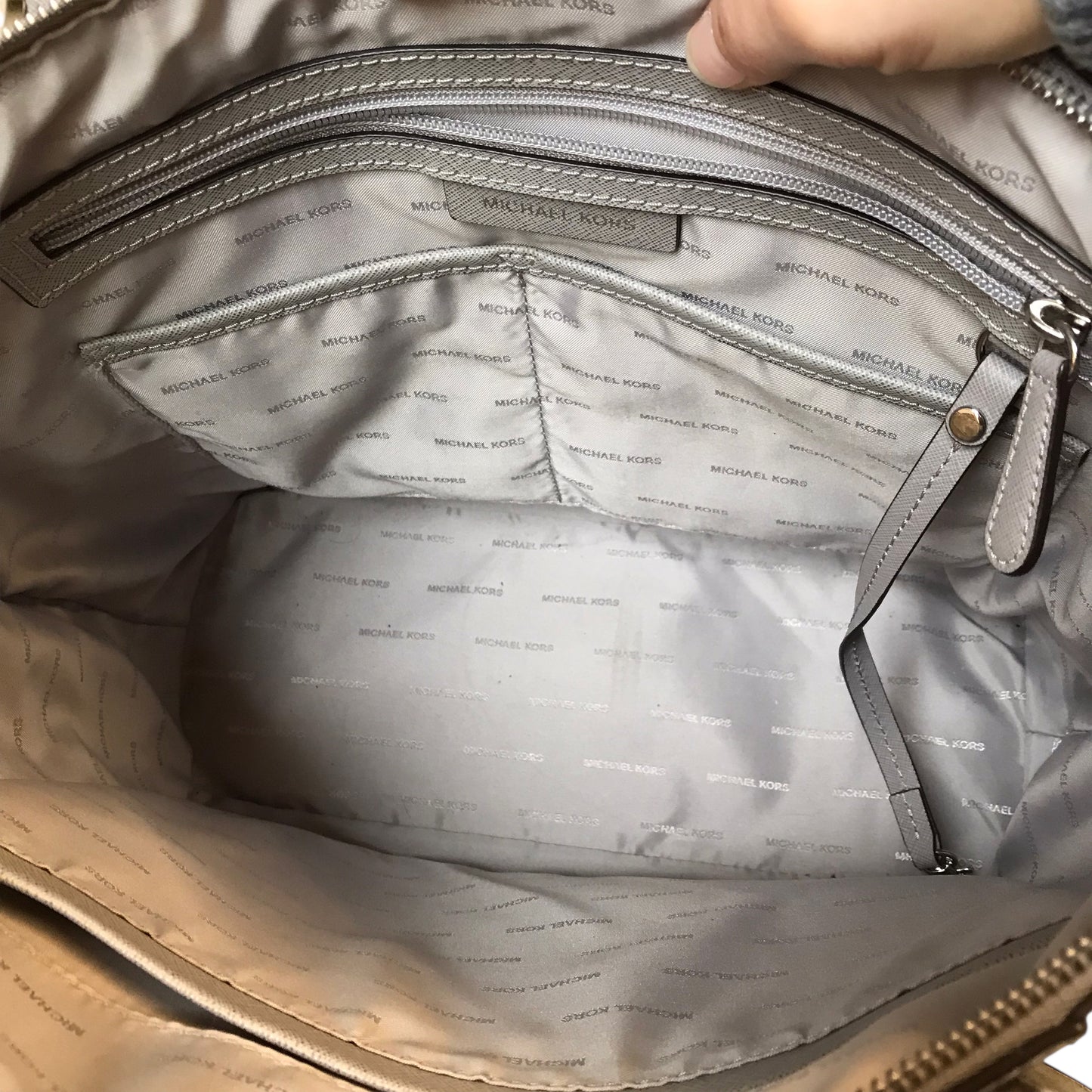 Handbag Designer By Michael Kors In Grey, Size:Large