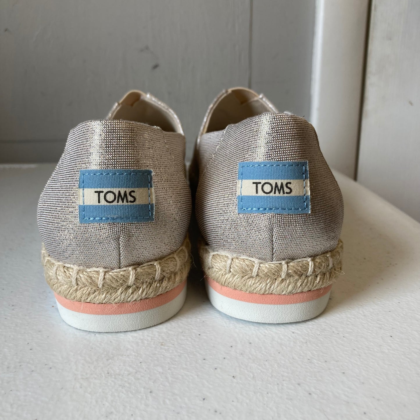 Shoes Sneakers By Toms In Pink Gold, Size:9