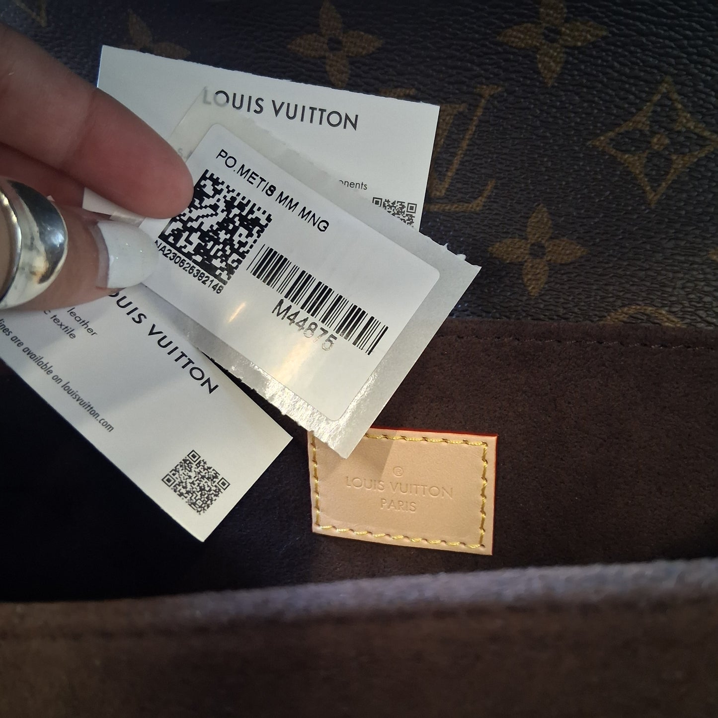 Crossbody Luxury Designer By Louis Vuitton, Size: Medium