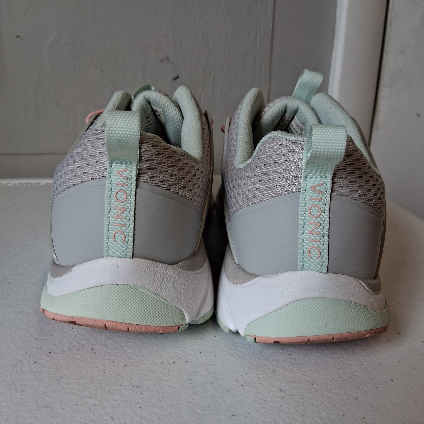 Shoes Athletic By Vionic In Grey, Size:8.5