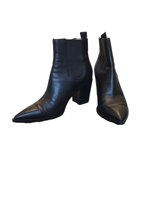 Boots Designer By Gianvito Rossi  Size: 9
