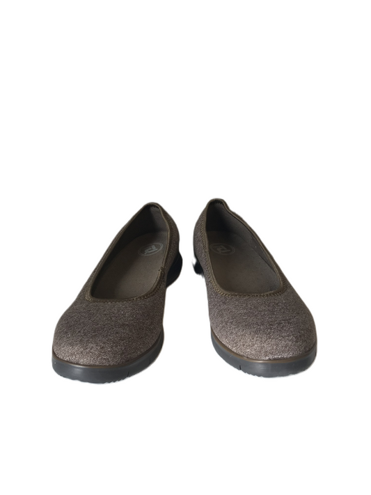 Shoes Flats By Propet Size: 7